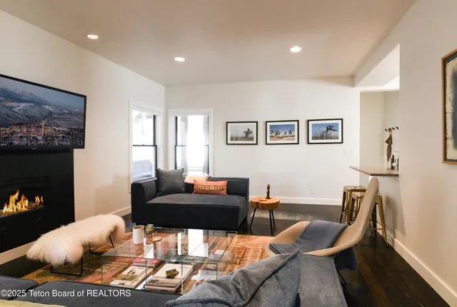 $4,995,000 | 680 East Hansen Avenue, Jackson, WY 83001