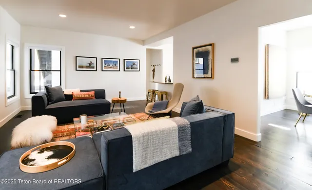 $4,995,000 | 680 East Hansen Avenue, Jackson, WY 83001