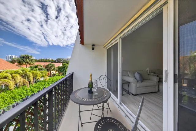 $569,000 | 5555 North Ocean Boulevard, Unit 62, Lauderdale-by-the-Sea, FL 33308