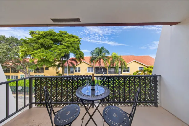 $569,000 | 5555 North Ocean Boulevard, Unit 62, Lauderdale-by-the-Sea, FL 33308