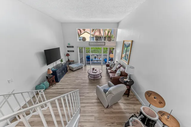 $569,000 | 5555 North Ocean Boulevard, Unit 62, Lauderdale-by-the-Sea, FL 33308