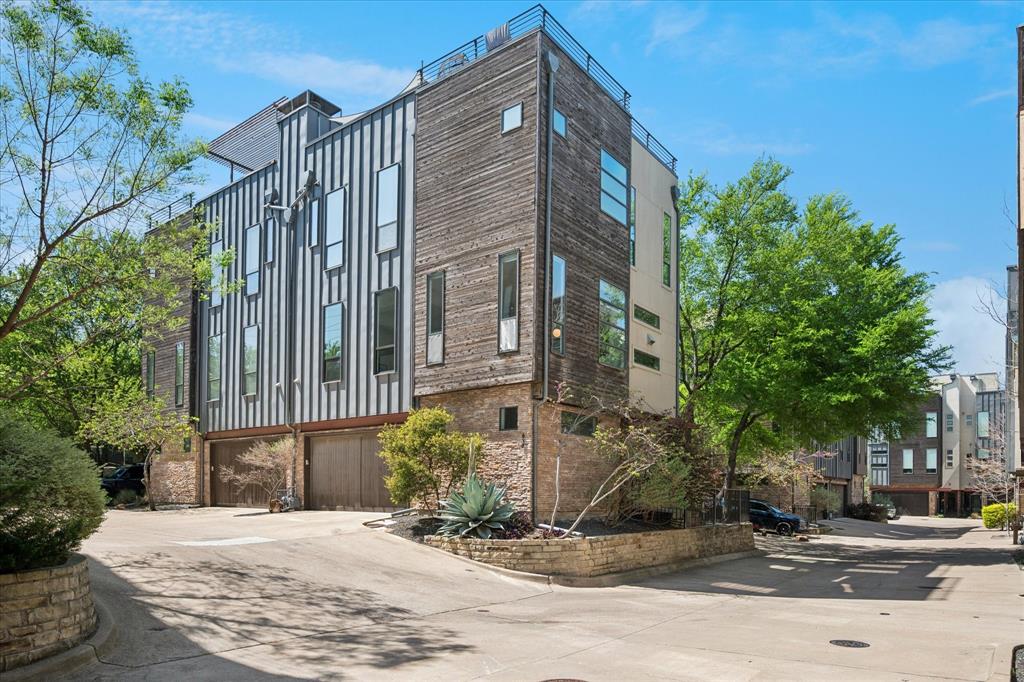 432 Trinity River Circle Dallas, TX 75203 - Photo 2 of 40