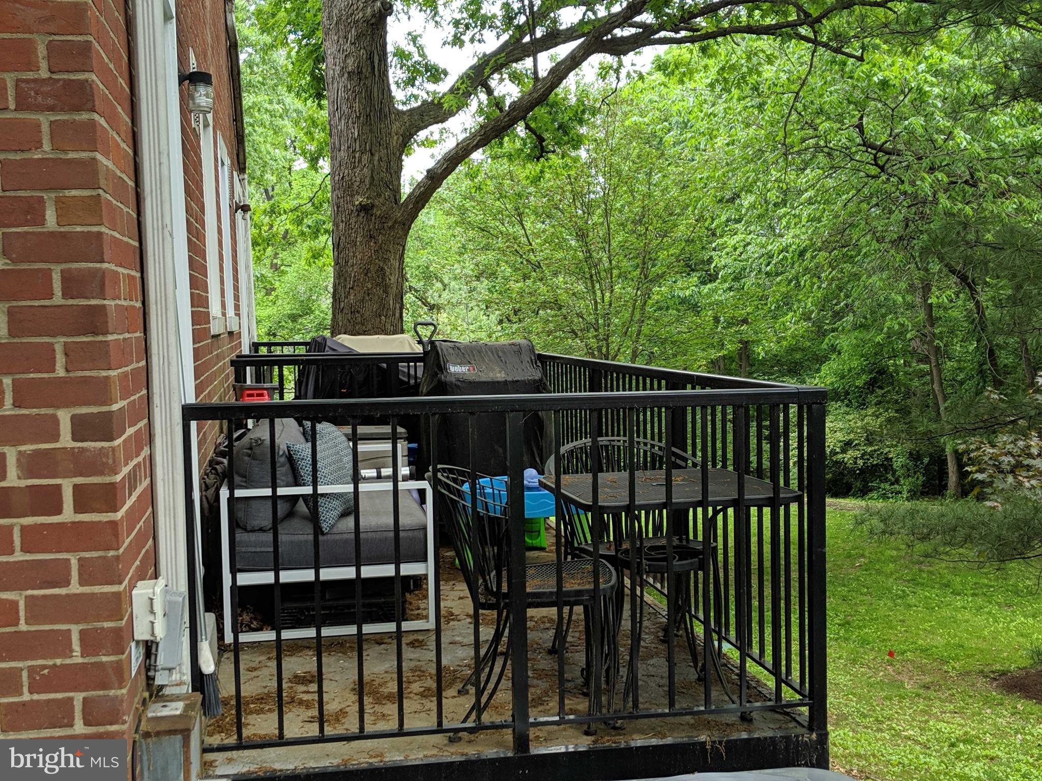 4801 27th Road South Arlington, VA 22206 - Photo 2 of 5