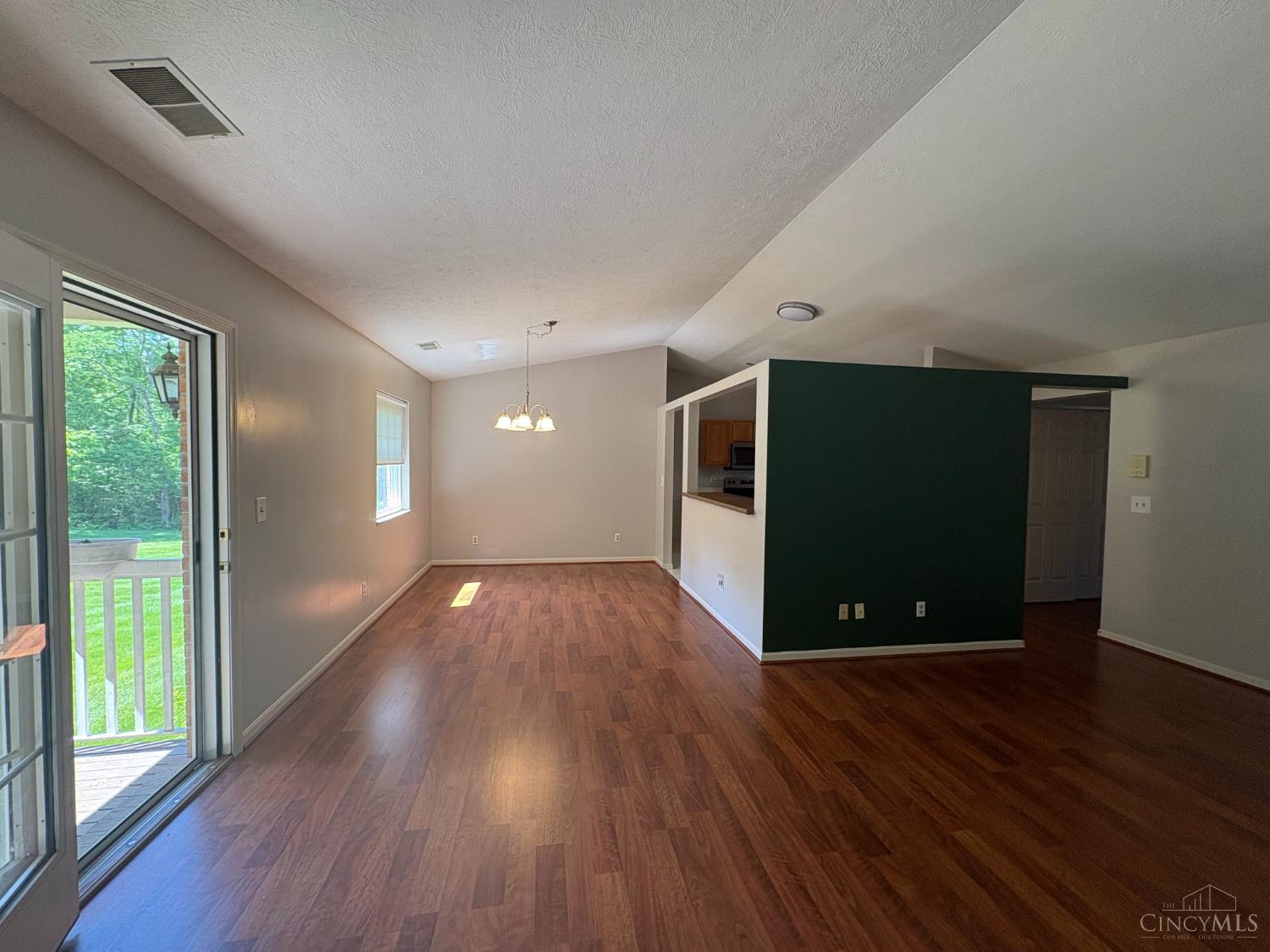 3701 West Galbraith Road, Unit 52 Cincinnati, OH 45247 - Photo 6 of 15