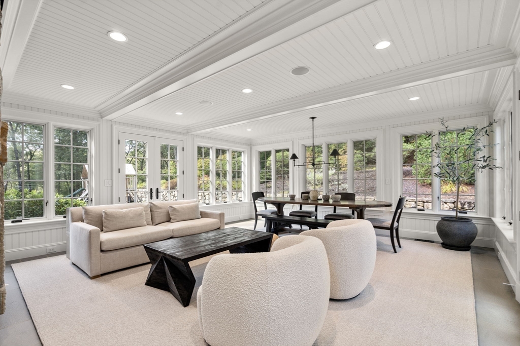 76 Robin Road Weston, MA 02493 - Photo 7 of 25