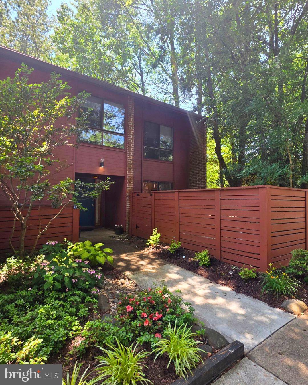 11733 Indian Ridge Road Reston, VA 20191 - Photo 2 of 27