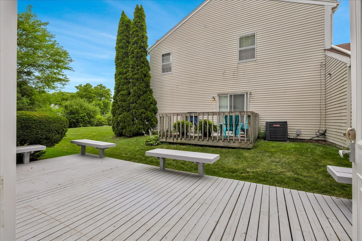 1049 Oswego Road Naperville, IL 60540 - Photo 23 of 27
