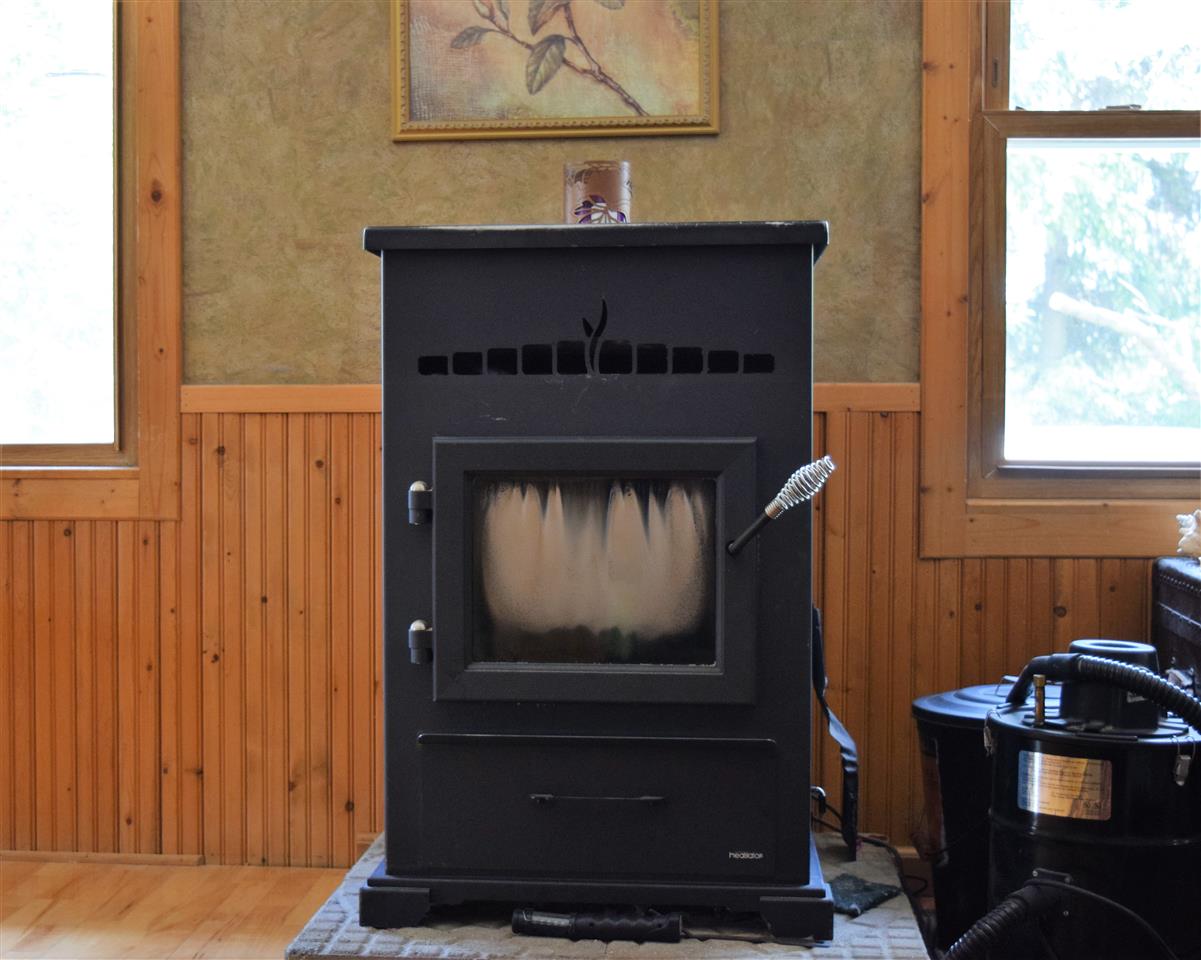 4716 South Loomis Road Shepherd, MI 48883 - Photo 15 of 23 1863830-14.JPG
