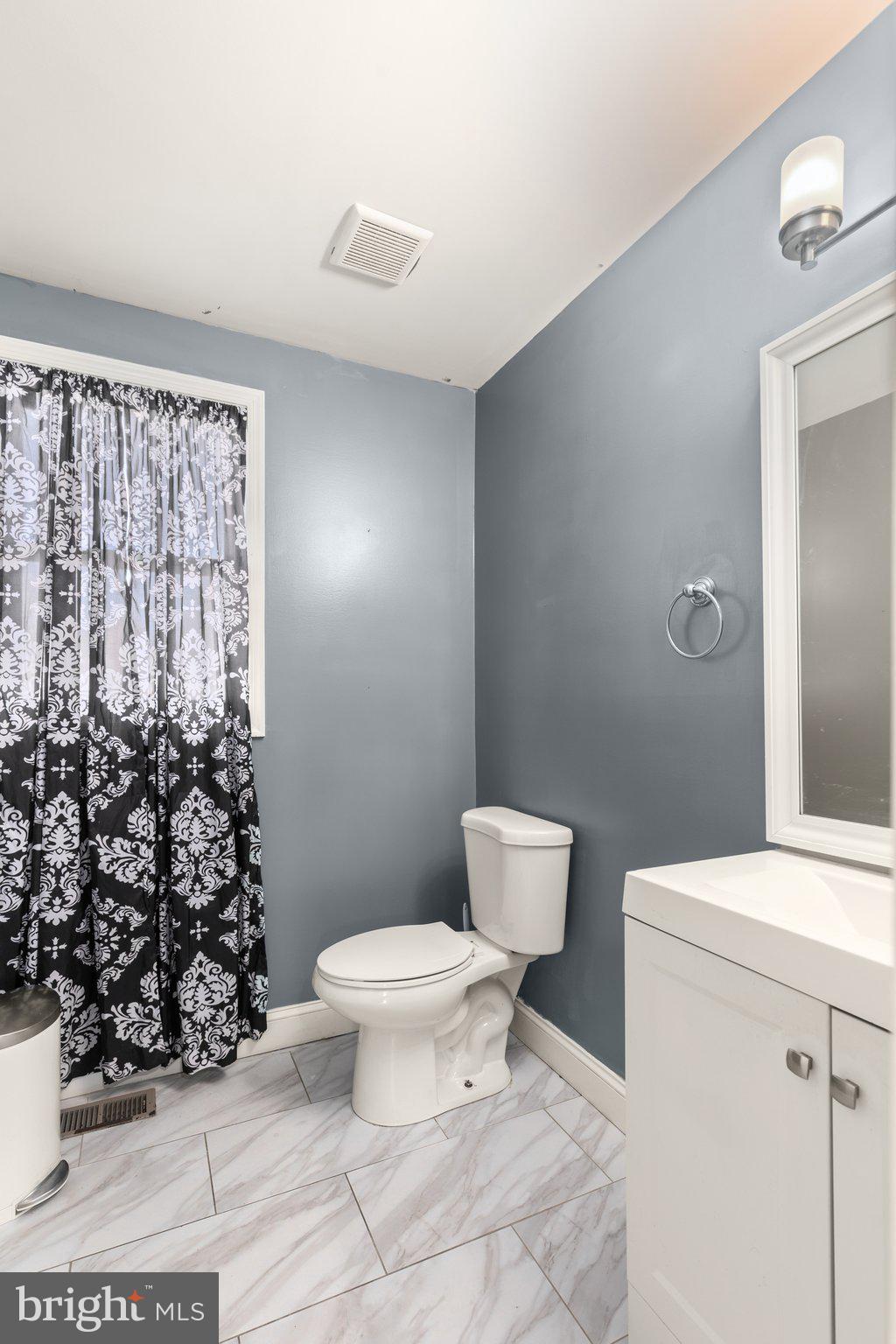 7400 Waymouth Way Baltimore, MD 21222 - Photo 13 of 27 Main Level Powder Room