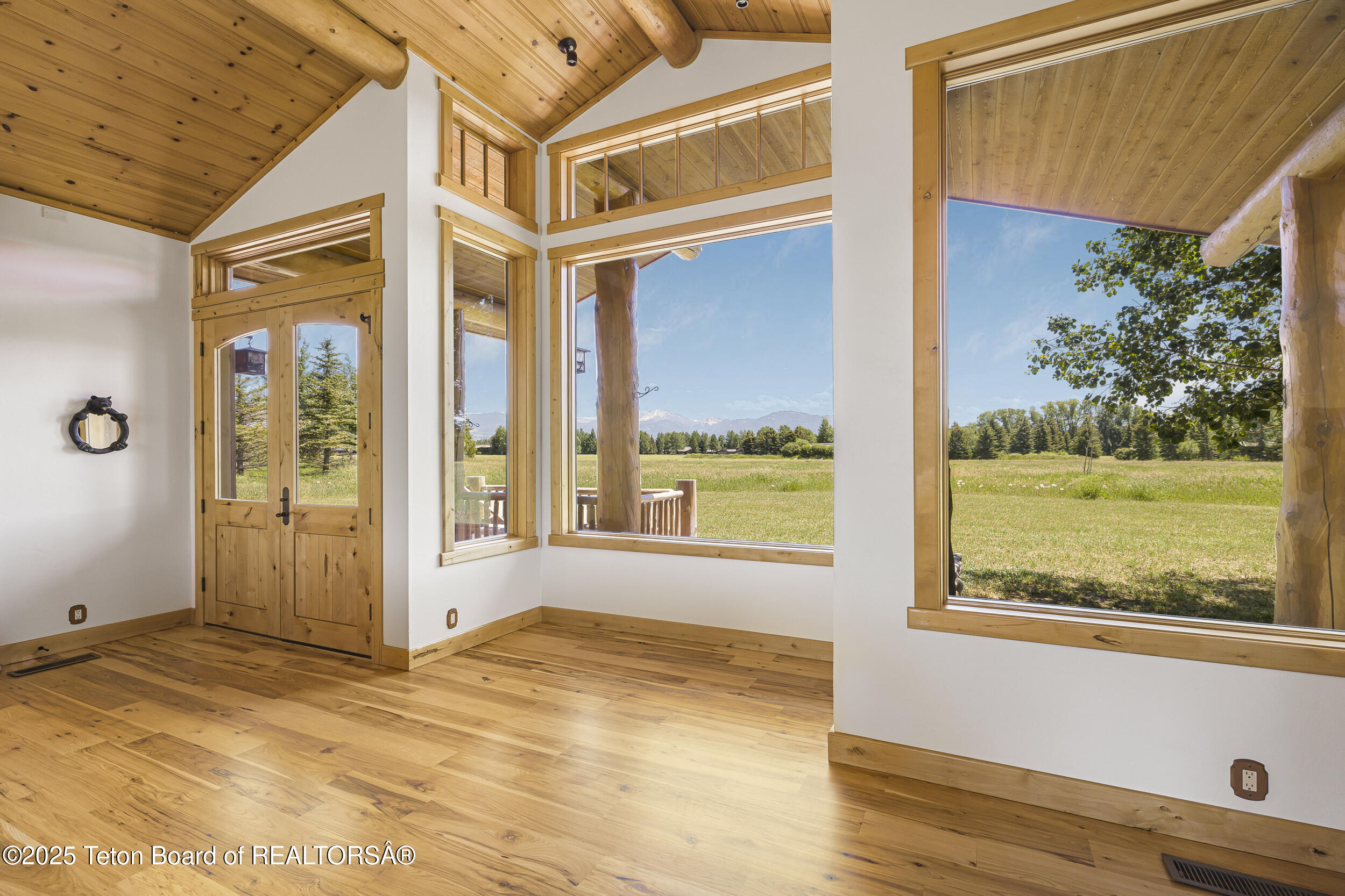 450 East Oatgrass Road Jackson, WY 83001 - Photo 11 of 52 Great Room