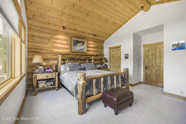 $5,490,000 | 450 East Oatgrass Road, Jackson, WY 83001