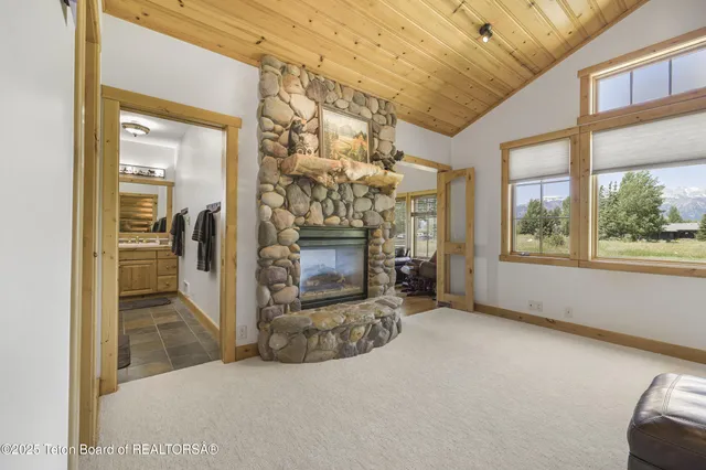 $5,490,000 | 450 East Oatgrass Road, Jackson, WY 83001