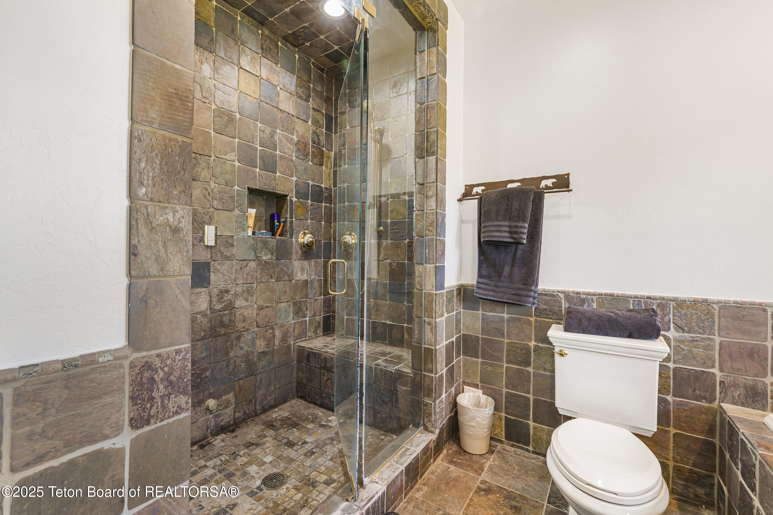 450 East Oatgrass Road Jackson, WY 83001 - Photo 23 of 52 Primary Bath