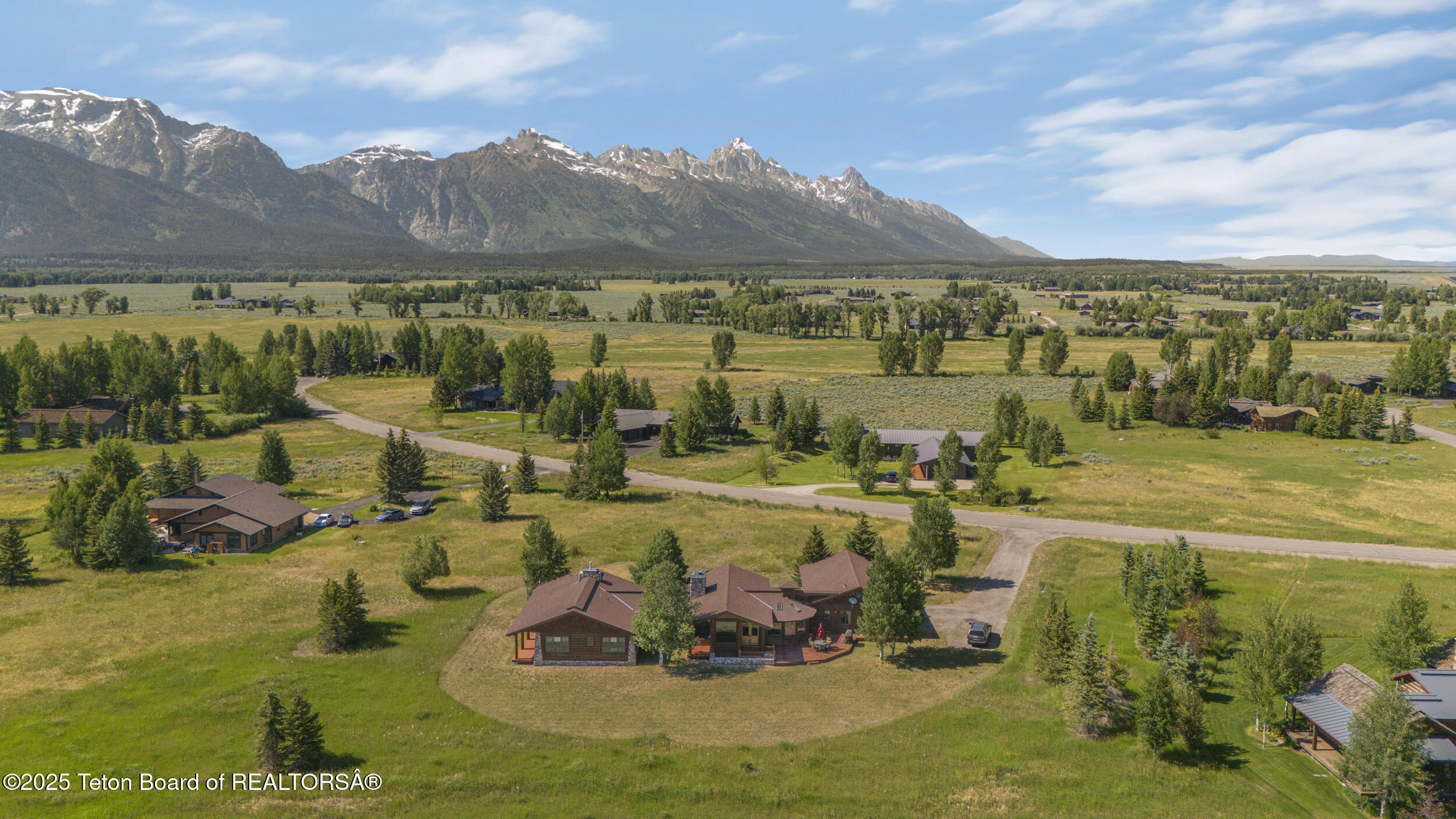 450 East Oatgrass Road Jackson, WY 83001 - Photo 3 of 52 Exterior