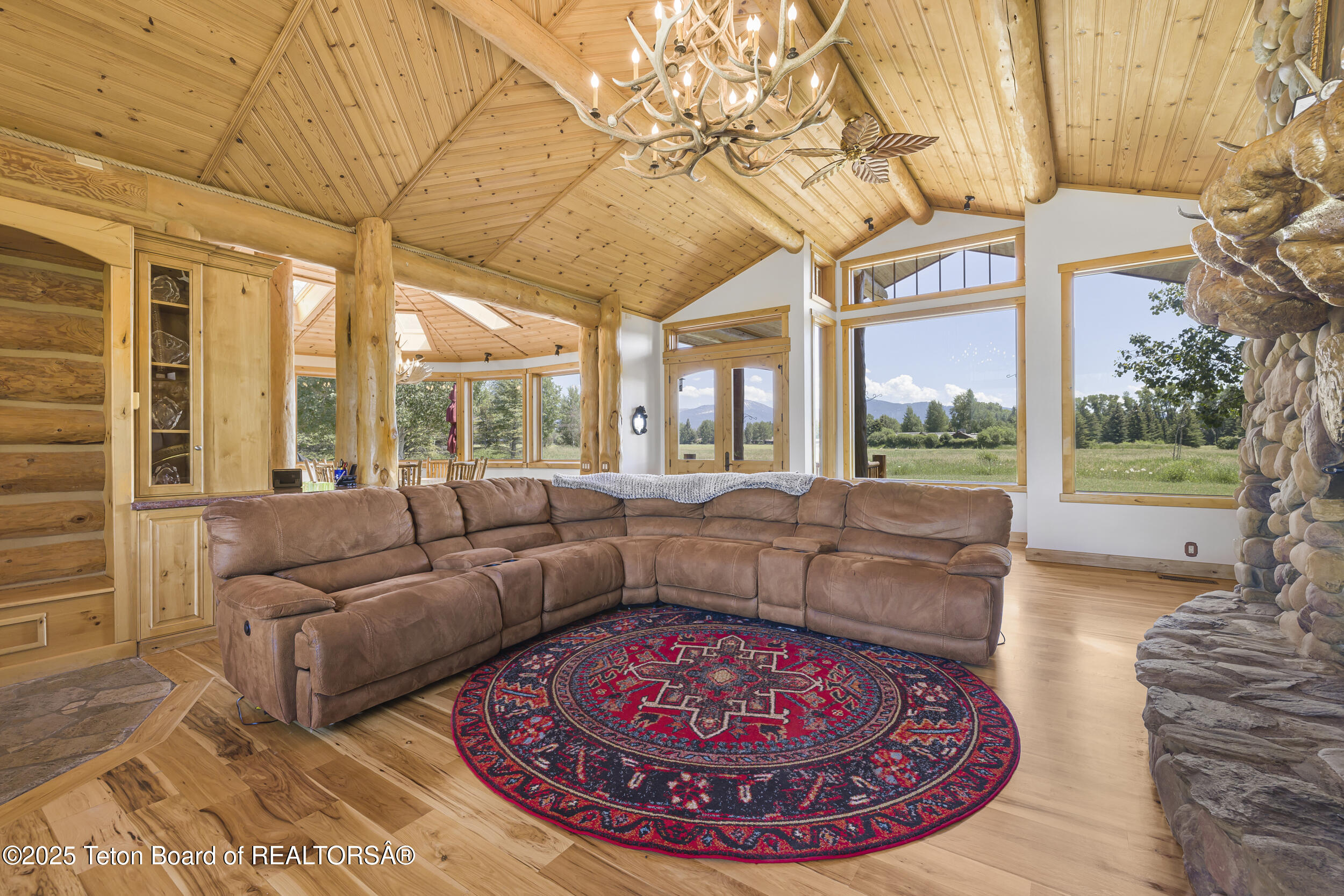 450 East Oatgrass Road Jackson, WY 83001 - Photo 8 of 52 Great Room