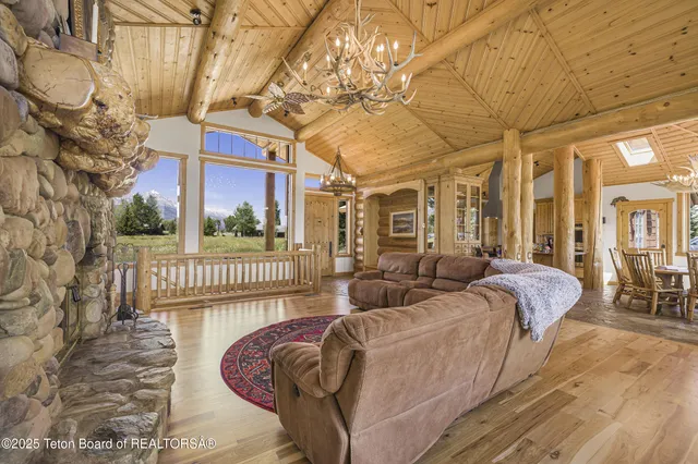 $5,490,000 | 450 East Oatgrass Road, Jackson, WY 83001