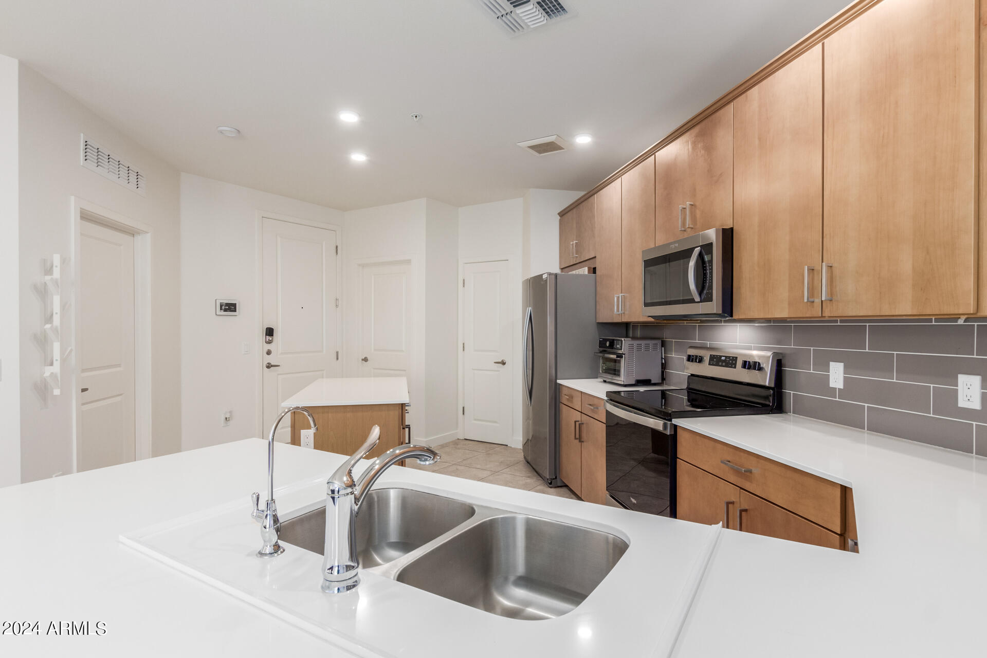 2511 West Queen Creek Road, Unit 216 Chandler, AZ 85248 - Photo 2 of 53 Kitchen