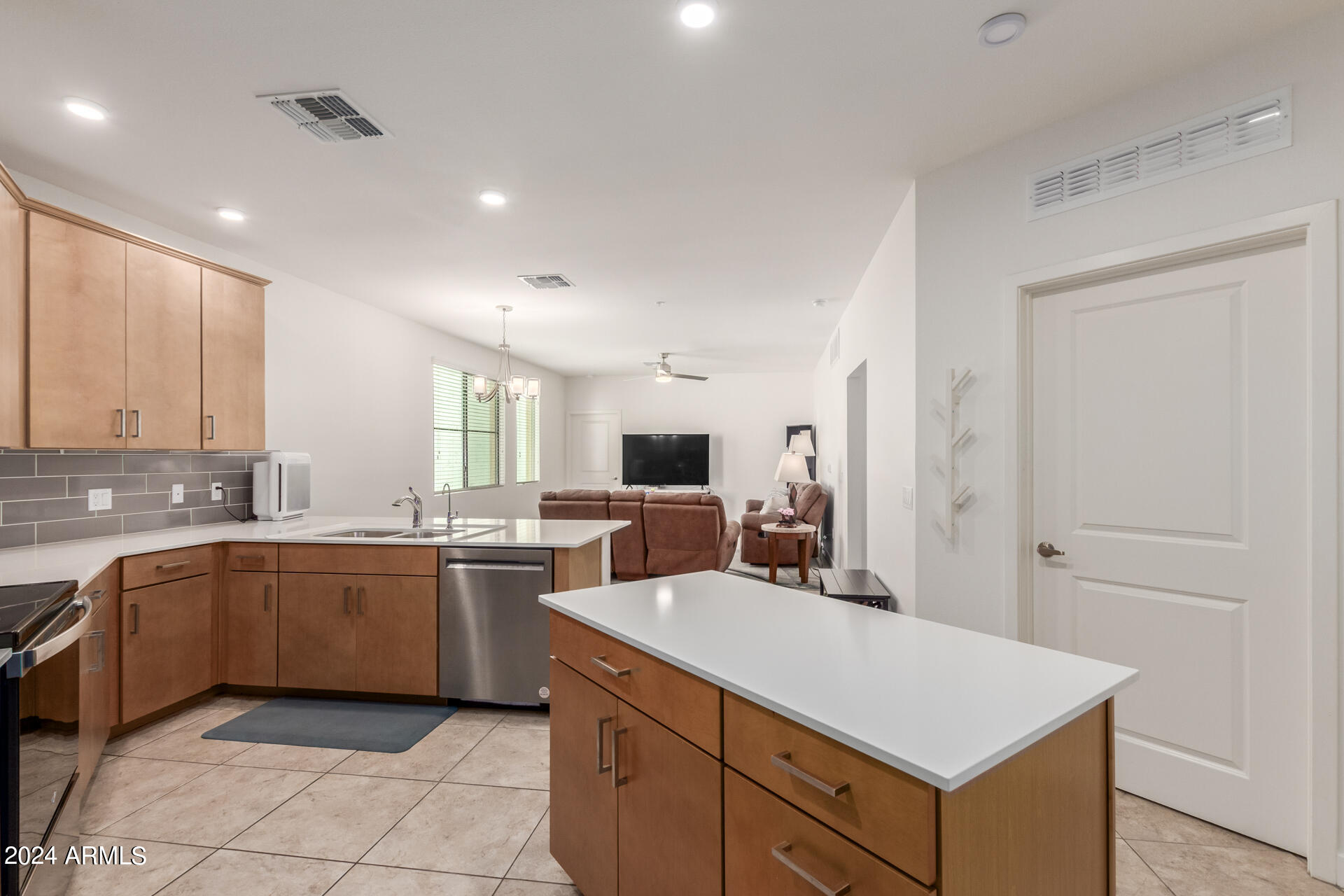 2511 West Queen Creek Road, Unit 216 Chandler, AZ 85248 - Photo 6 of 53 Kitchen