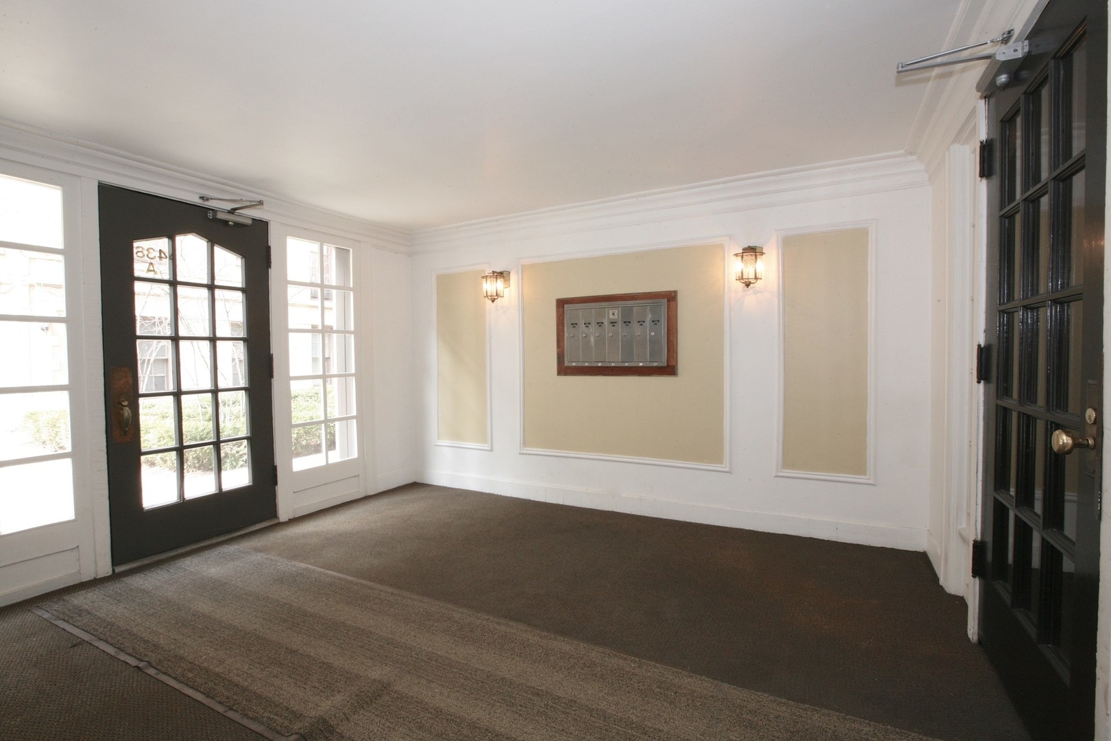 438 West Surf Street, Unit 3B Chicago, IL 60657 - Photo 20 of 36 a view of an empty room with a window