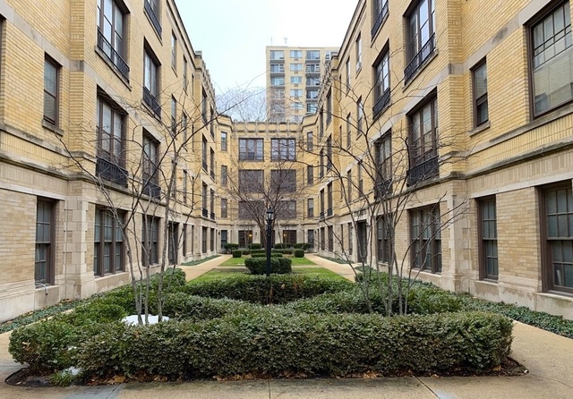 438 West Surf Street, Unit 3B Chicago, IL 60657 - Photo 34 of 36 a view of a building