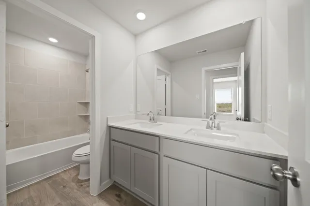 $334,900 | 380 Long Br Drive, Dayton, TX 77535