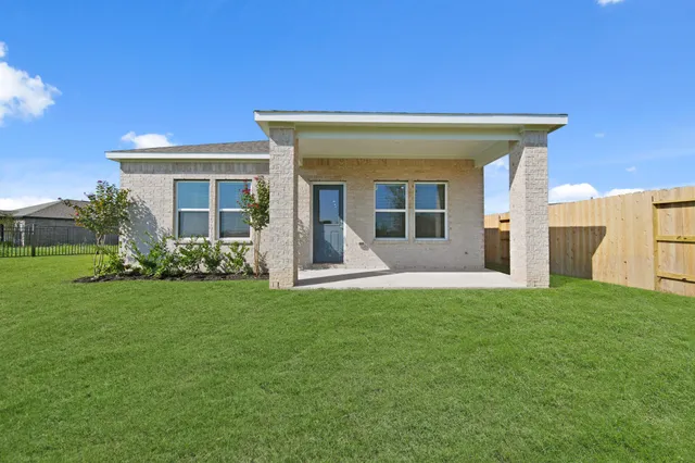 $334,900 | 380 Long Br Drive, Dayton, TX 77535