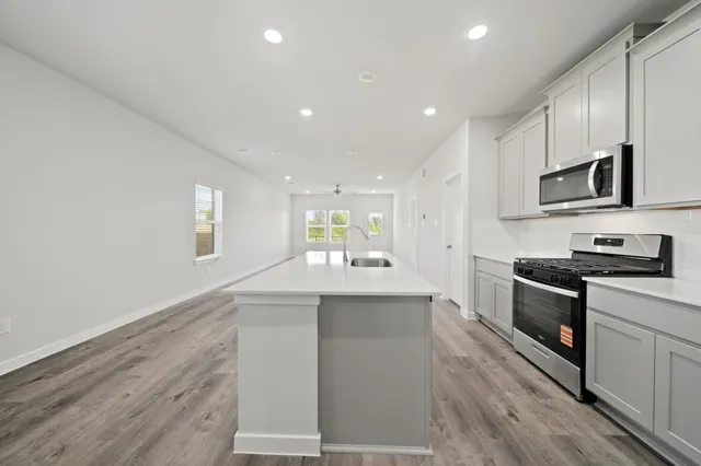 $334,900 | 380 Long Br Drive, Dayton, TX 77535