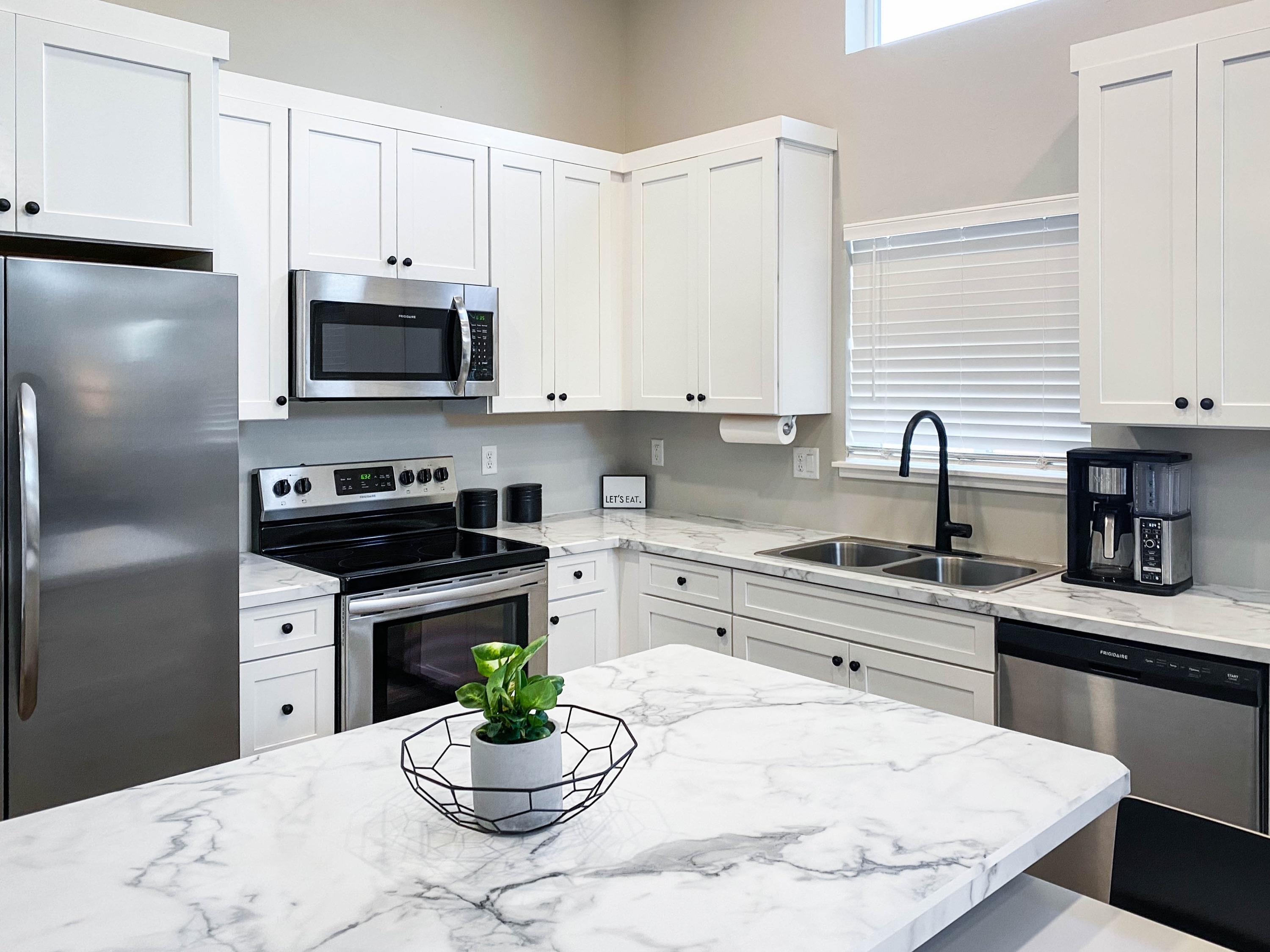 16447 Bassett Road La Pine, OR 97739 - Photo 3 of 16 Chamberlain - Kitchen 1