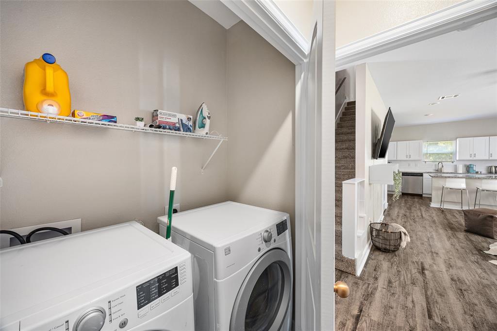 5006 Colonial Avenue Dallas, TX 75215 - Photo 13 of 25 a utility room with dryer and washer