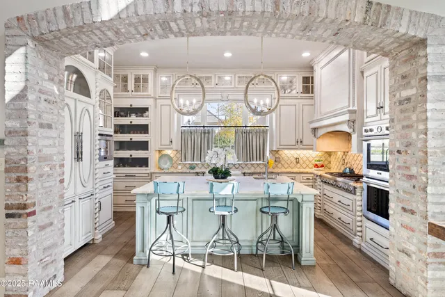 $1,759,000 | 408 Princeton Woods Loop, Lafayette, LA 70508