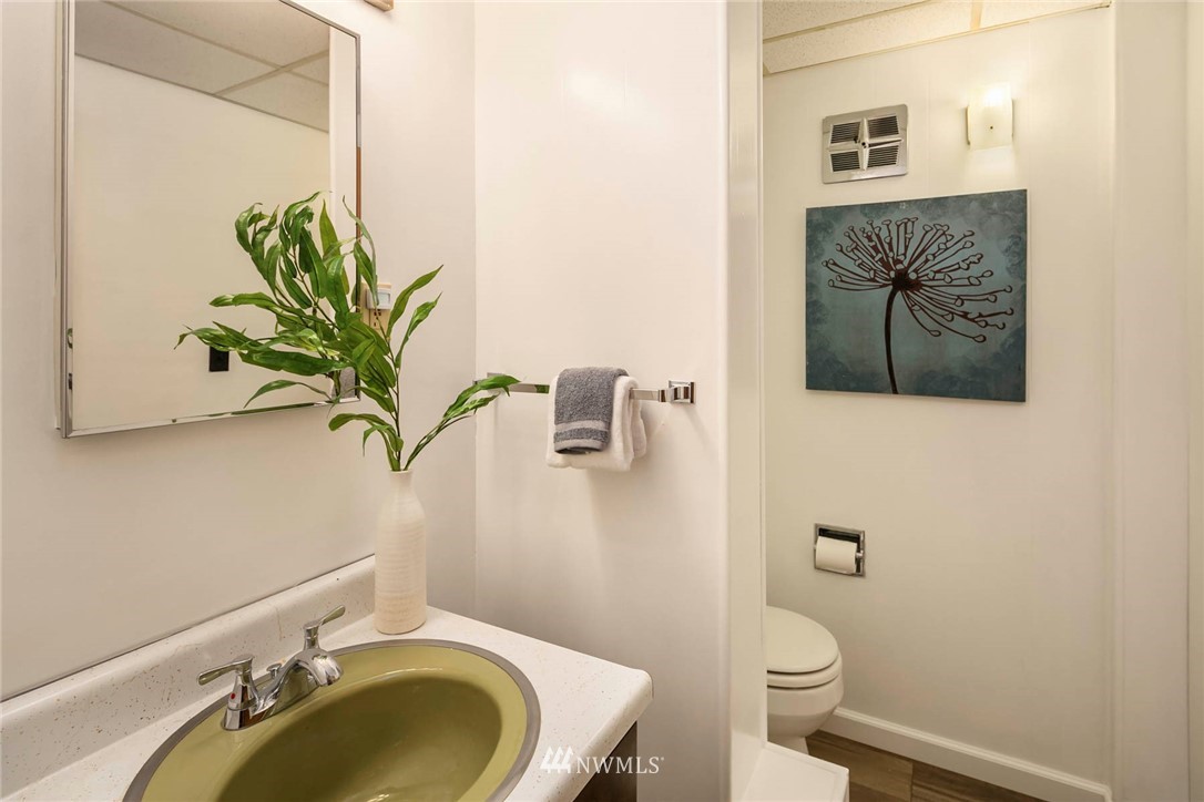 9212 216th Street Southwest Edmonds, WA 98020 - Photo 13 of 26 Gallery Image 13