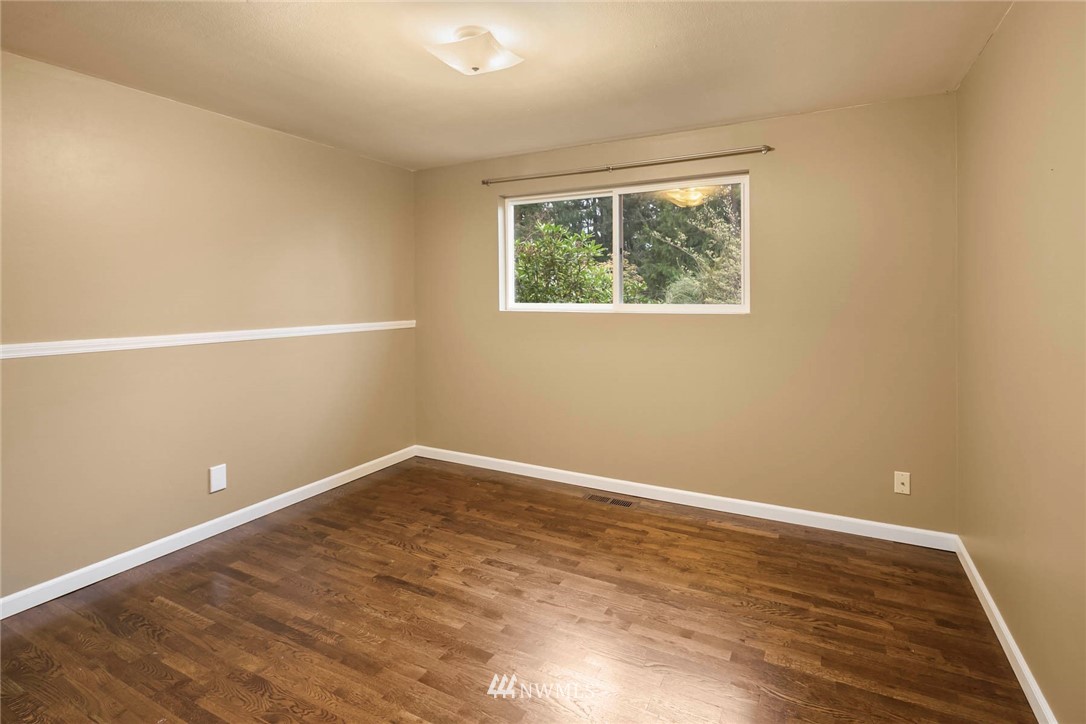 9212 216th Street Southwest Edmonds, WA 98020 - Photo 17 of 26 Gallery Image 17