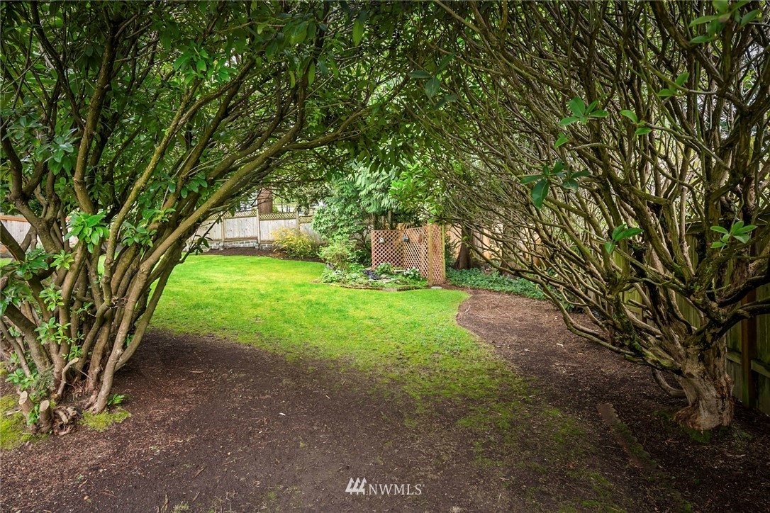 9212 216th Street Southwest Edmonds, WA 98020 - Photo 25 of 26 Gallery Image 25