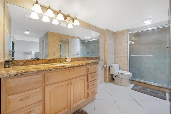 $2,300 | 2400 Presidential Way, Unit 1206, West Palm Beach, FL 33401