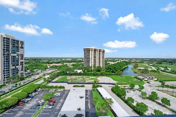 $2,300 | 2400 Presidential Way, Unit 1206, West Palm Beach, FL 33401