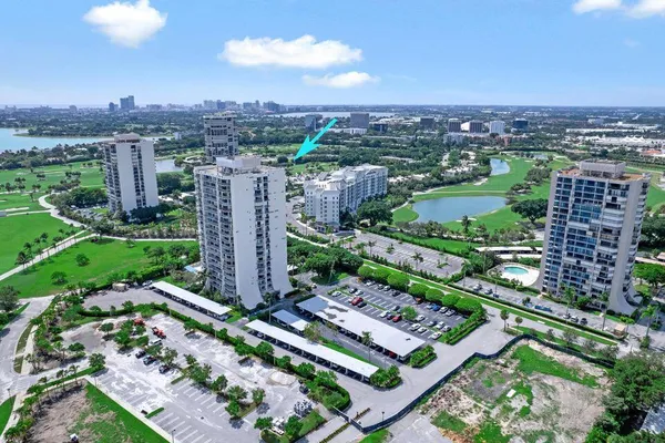 $2,300 | 2400 Presidential Way, Unit 1206, West Palm Beach, FL 33401