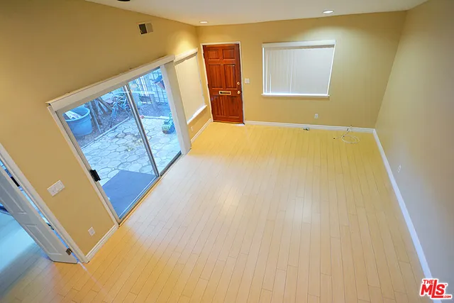 $3,950 | 10051 Valley Cir Boulevard, Unit 6, Chatsworth, CA 91311