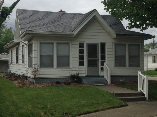 851 Ridgeway Avenue Vincennes, IN 47591 - Photo 1 of 13 Gallery Image 1