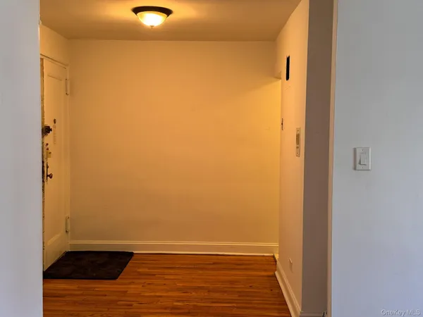 $1,900 | 62-59 108th Street, Unit 3S | Forest Hills