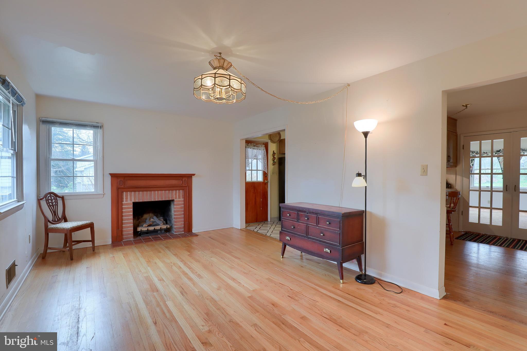 2423 Pine Grove Road York, PA 17403 - Photo 4 of 39