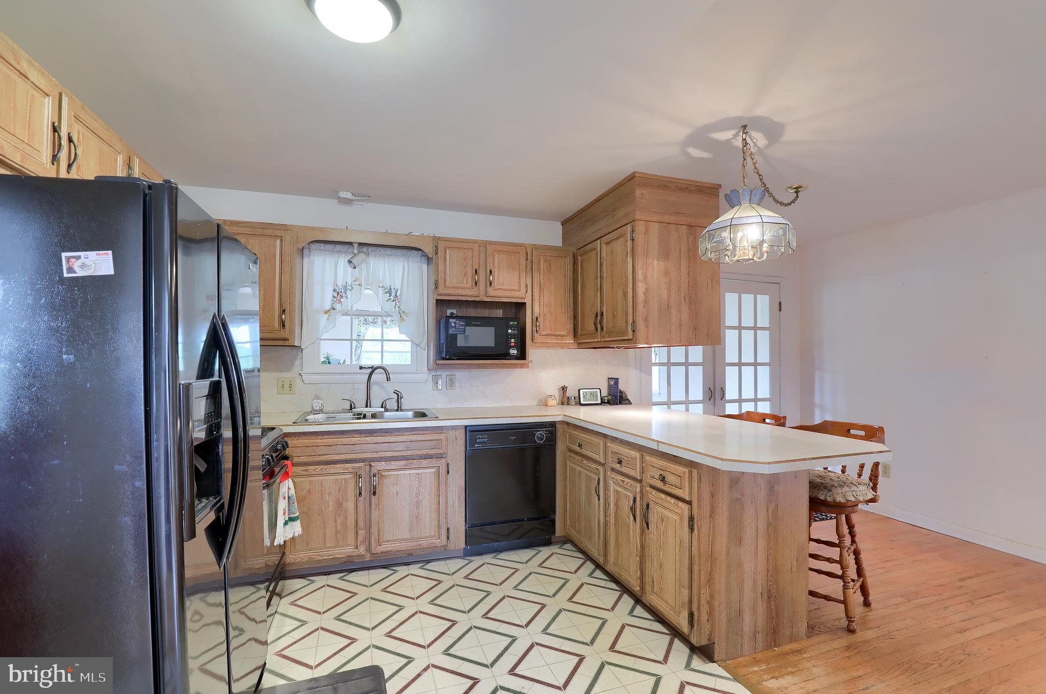 2423 Pine Grove Road York, PA 17403 - Photo 7 of 39
