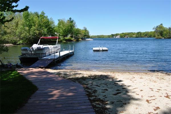 26 Bates Point Road Webster, MA 01570 - Photo 3 of 30 Gallery Image 3
