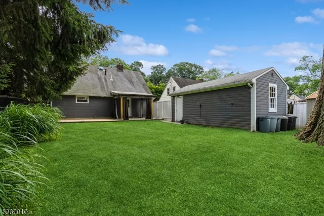 a picture of a wall with a white wall