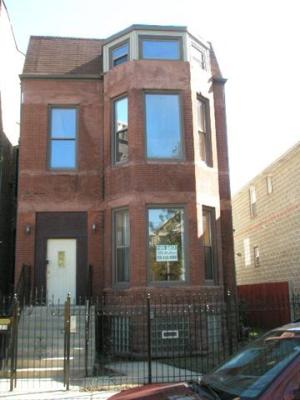 3623 South Giles Avenue Chicago, IL 60653 - Photo 1 of 1 a front view of a building