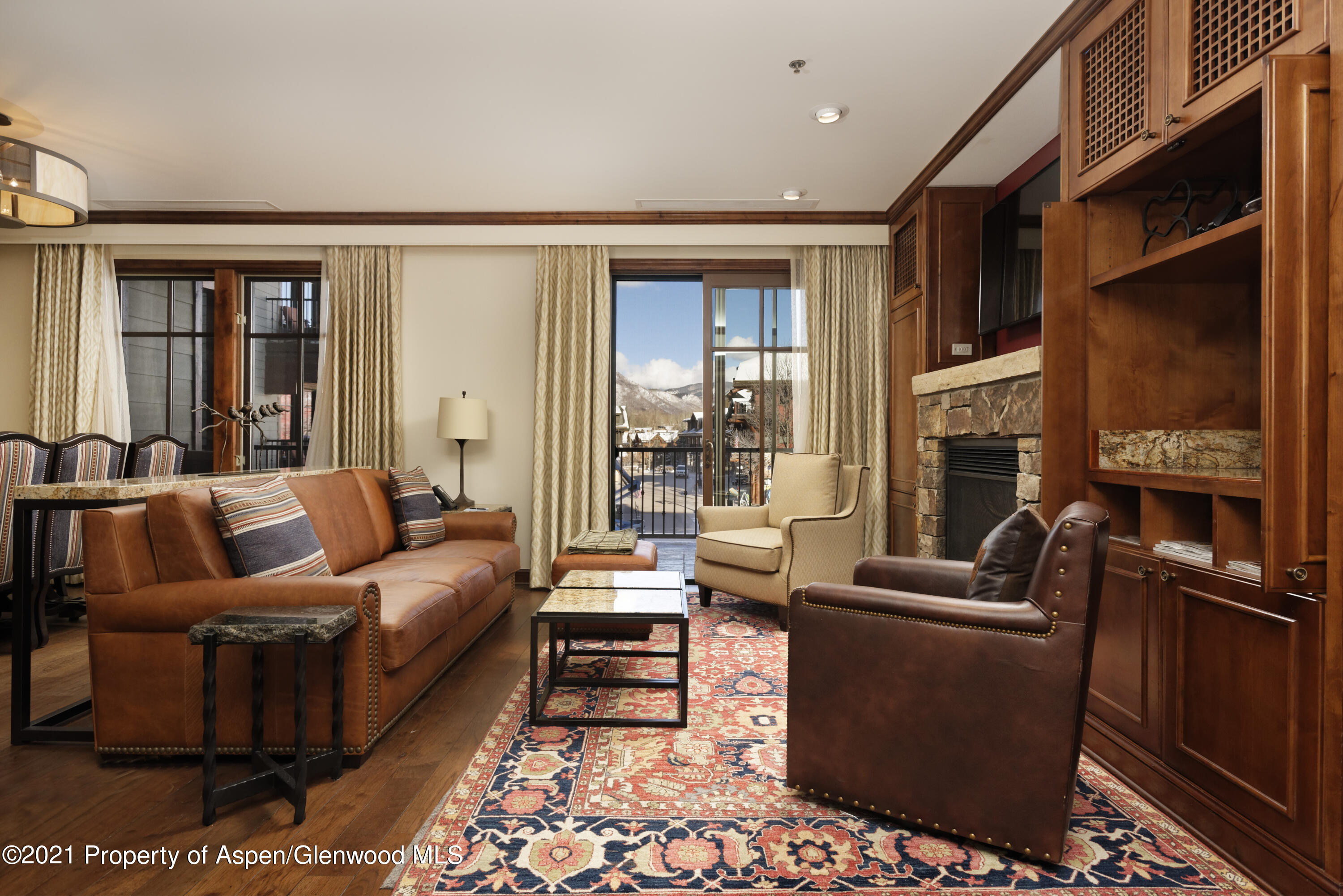 75 Prospector Road, Unit 8409 SUMMER INTEREST 10 Aspen, CO 81611 - Photo 4 of 17 RitzCarltonUnit8209_HiRes006