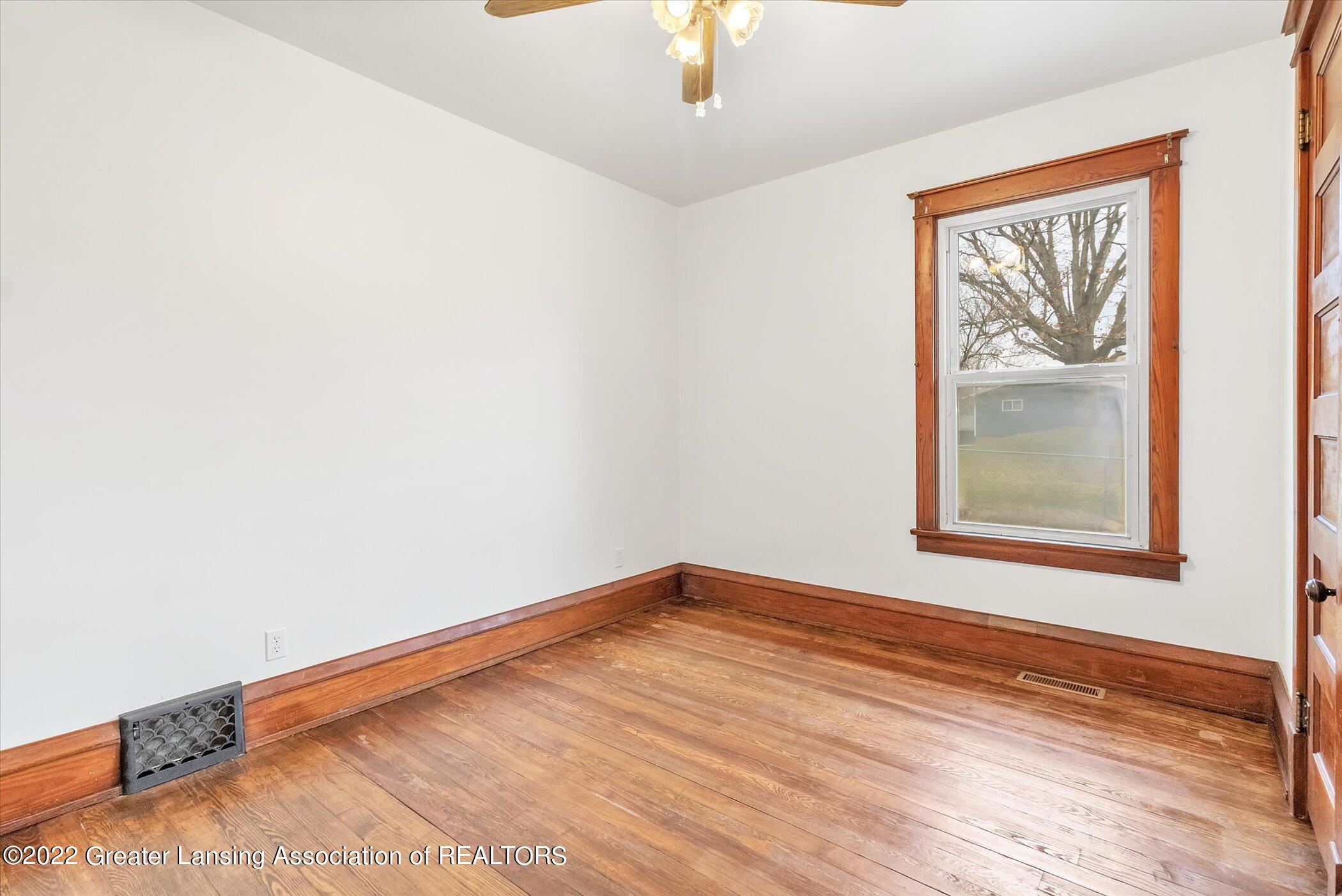 13218 Shaftsburg Road Perry, MI 48872 - Photo 14 of 39 Bedroom