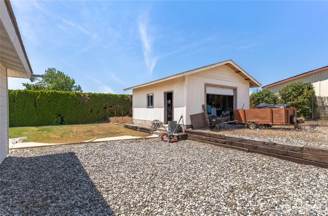 $640,000 | 695 South Lyle Avenue, East Wenatchee, WA 98802