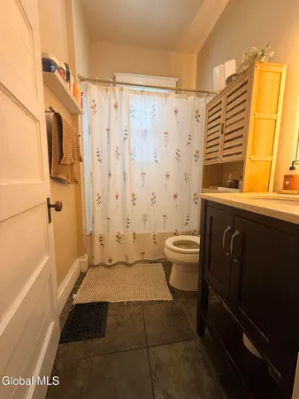 $1,700 | 16 Blakley Court, Unit 1, Troy, NY 12180