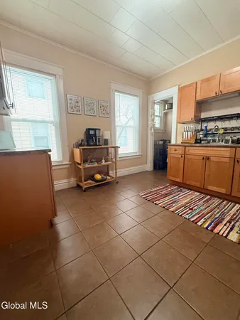 $1,700 | 16 Blakley Court, Unit 1, Troy, NY 12180