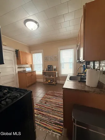 $1,700 | 16 Blakley Court, Unit 1, Troy, NY 12180